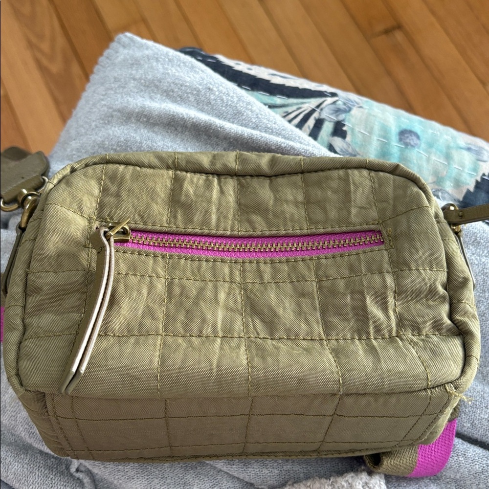 Universal Thread Crossbody/Clutch - image 6